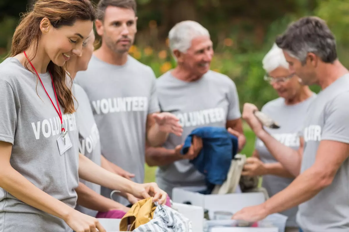 A recent grad volunteering. 